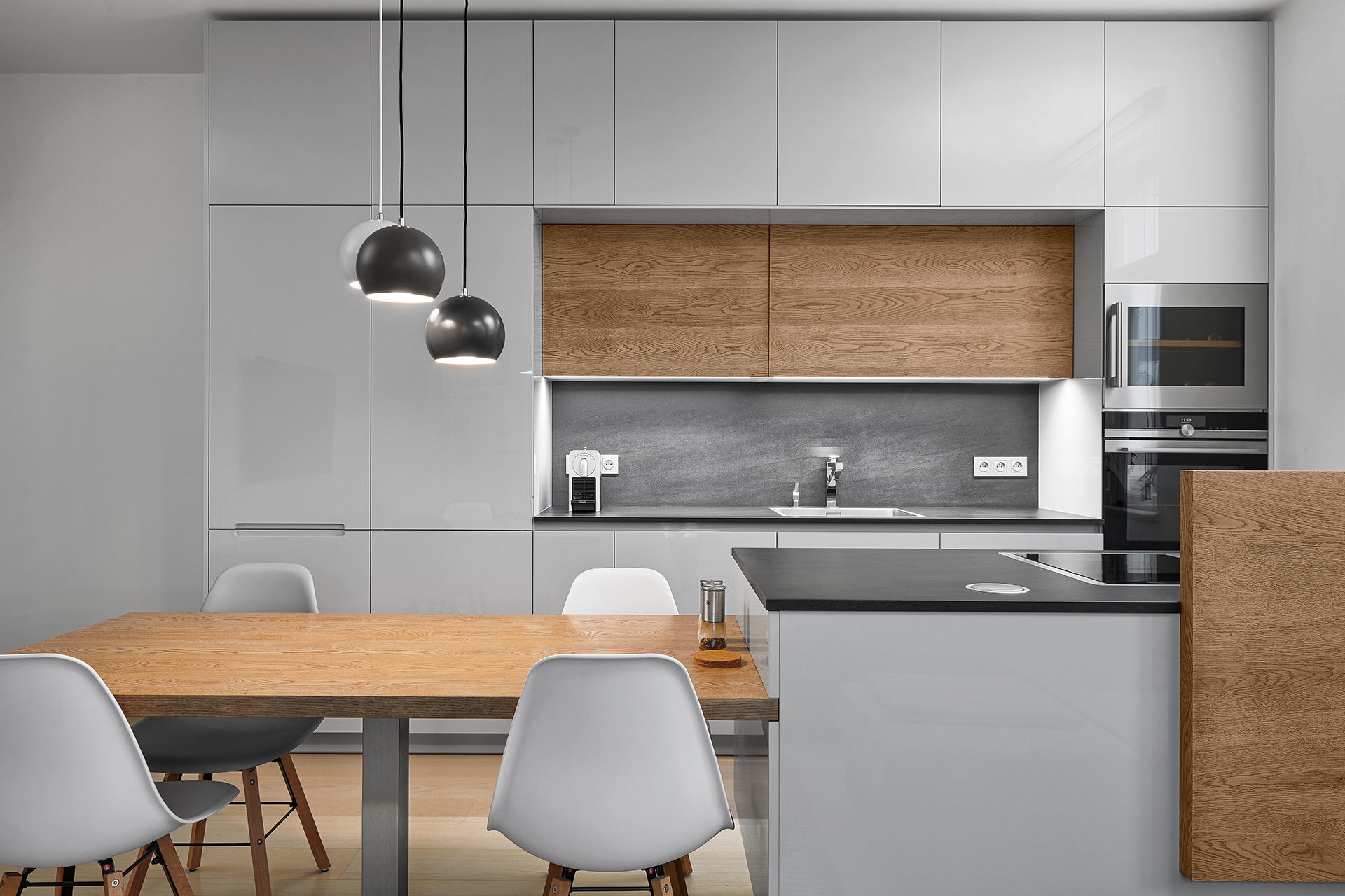 Hanák Furniture Realization of a Modern Kitchen