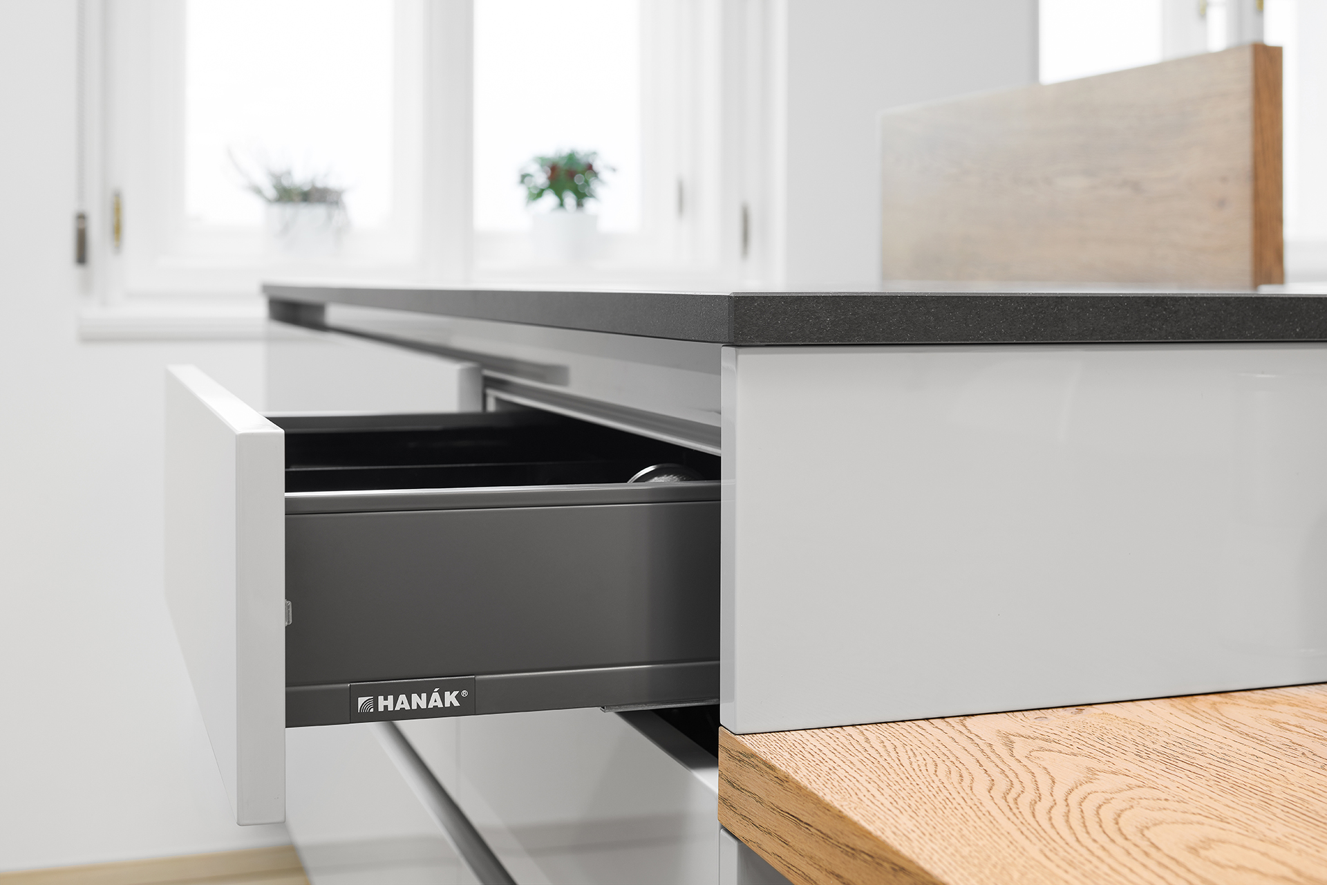 Hanák Furniture Realization of a Modern Kitchen