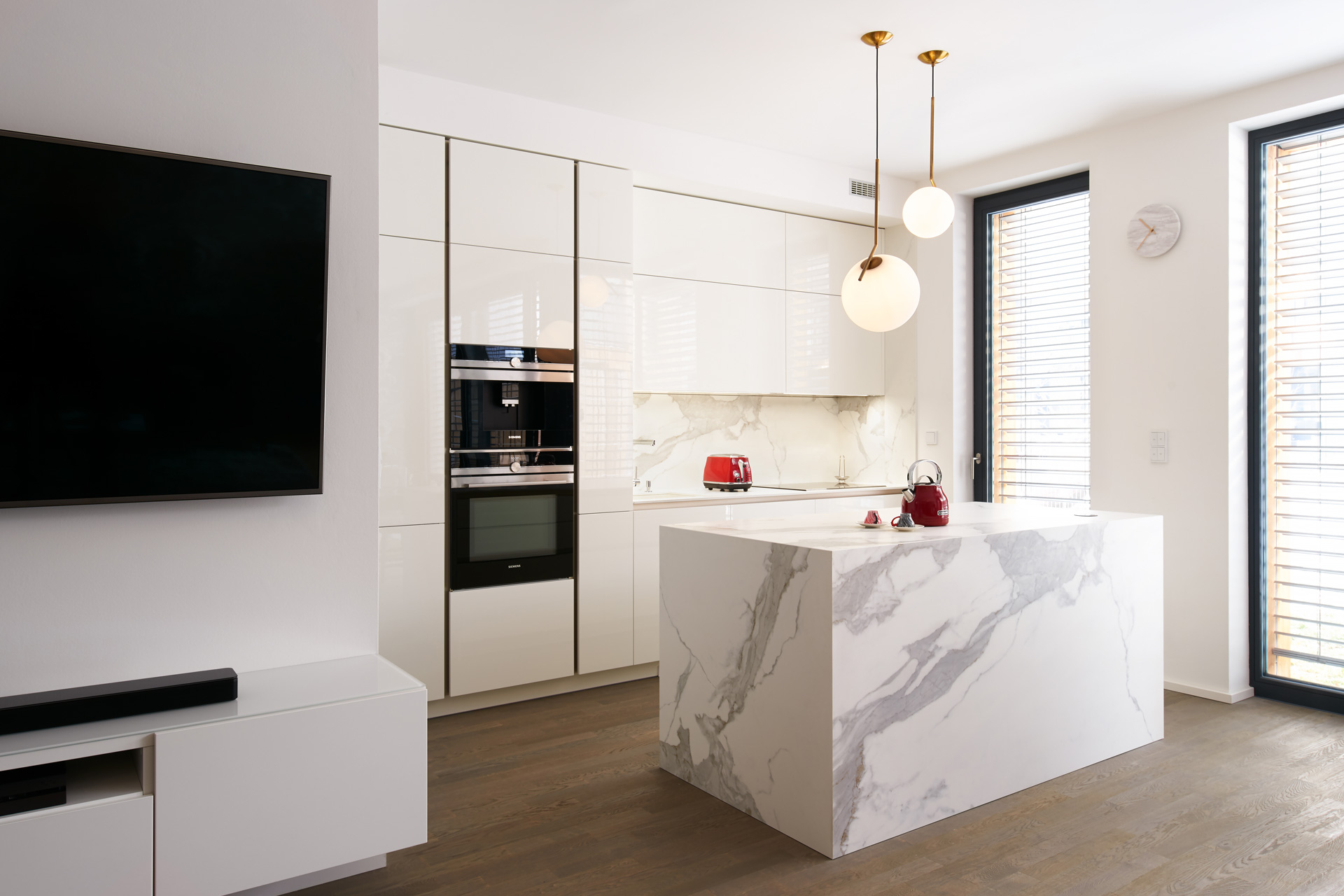 Hanák Furniture Realization Kitchen with island