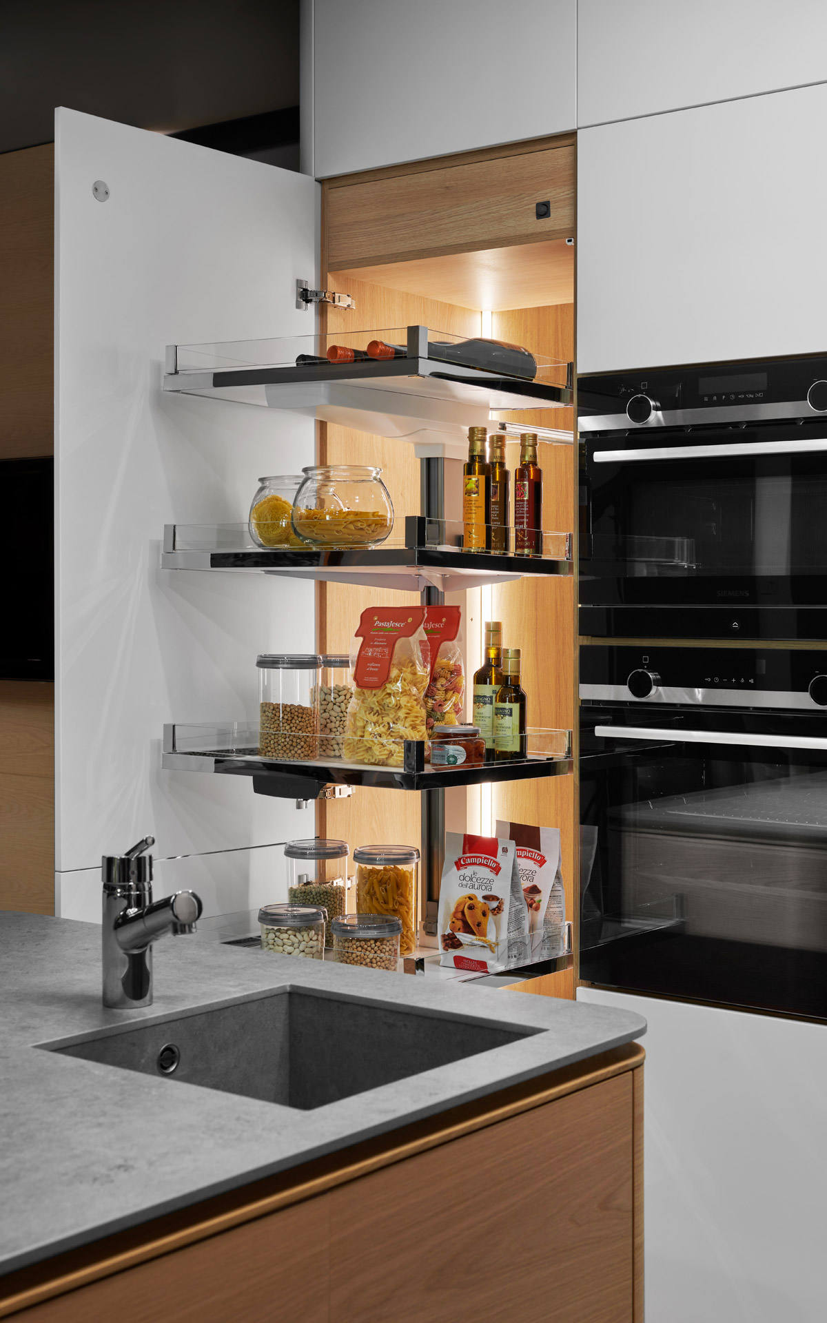 Hanák furniture Kitchen LINE R80