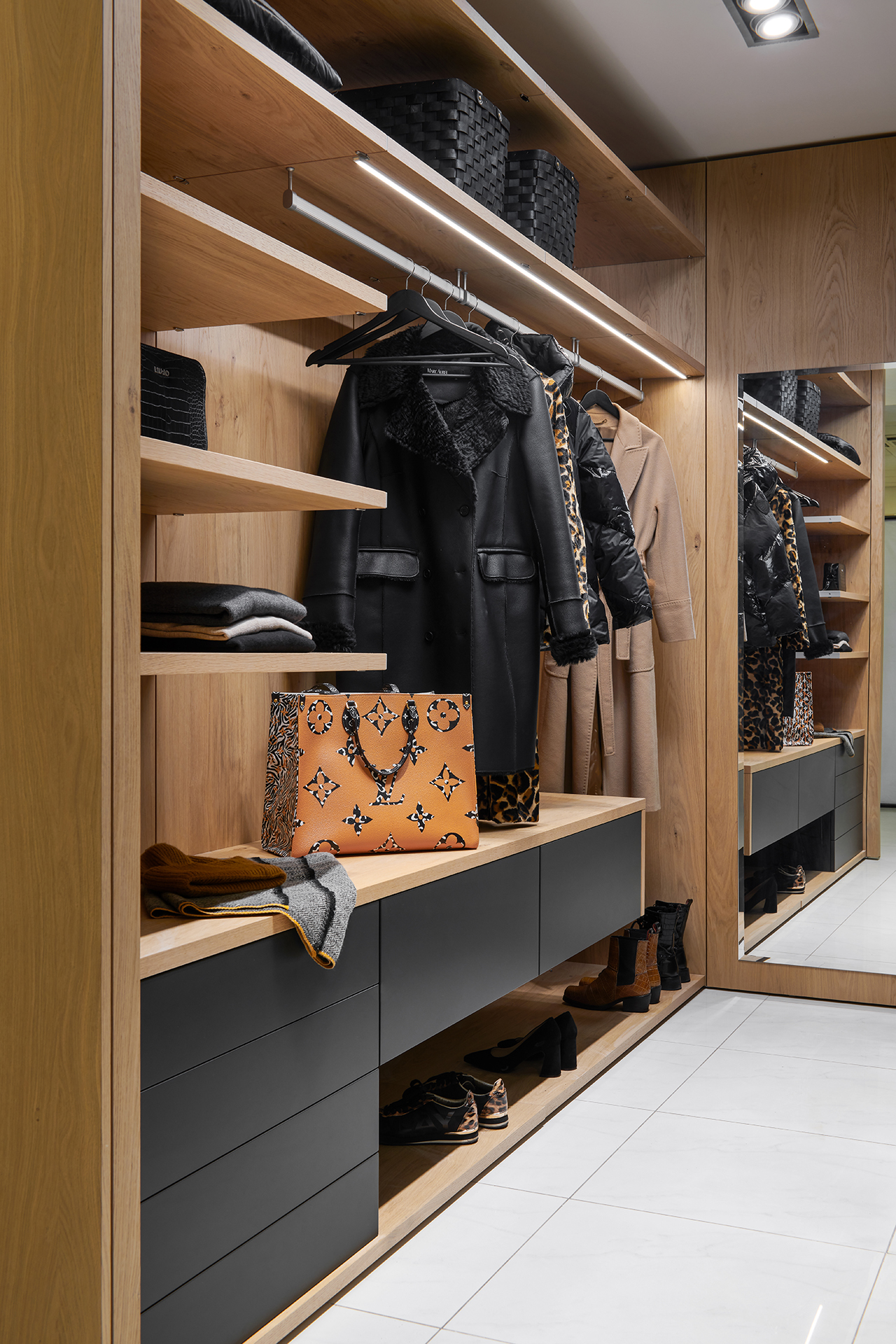 CASA closet system Hanák