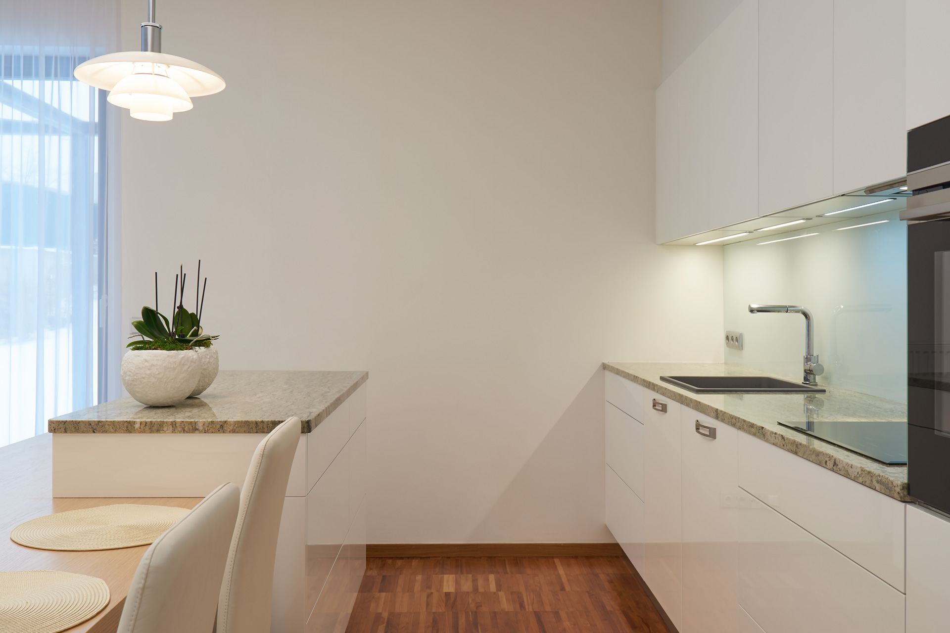 Hanák furniture White kitchen
